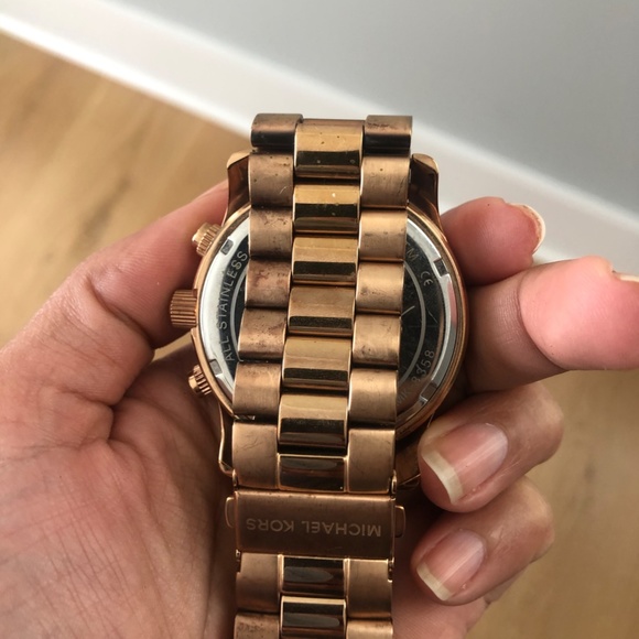 Michael Kors "Watch Hunger Stop" Watch - Picture 4 of 6